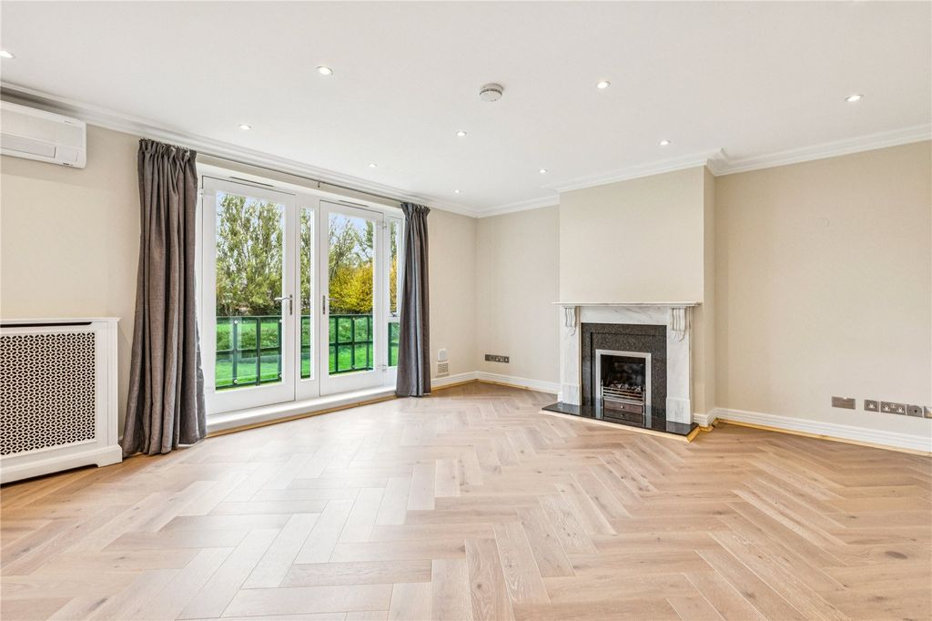 Property photo 2 of 16 Reception