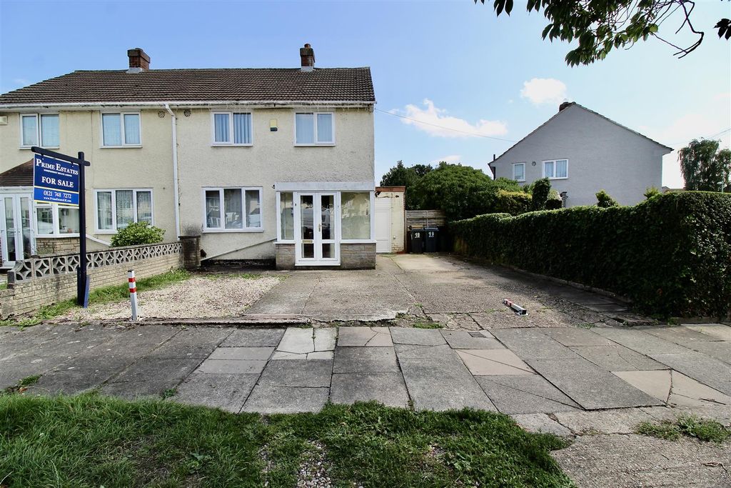 Property photo 1 of 18 Front Garden