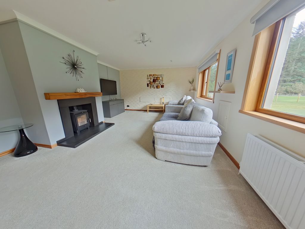 Property photo 3 of 15 Photo 11