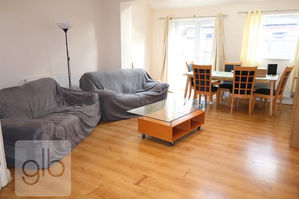 Property photo 3 of 17 15.Png
