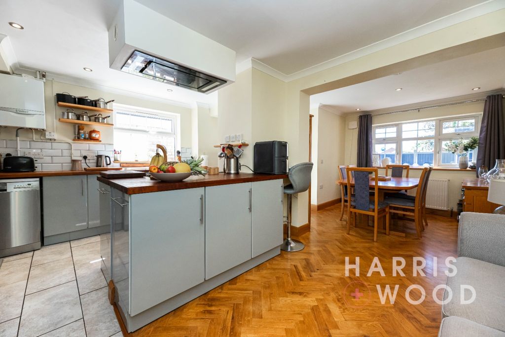 Property photo 3 of 30 4308295