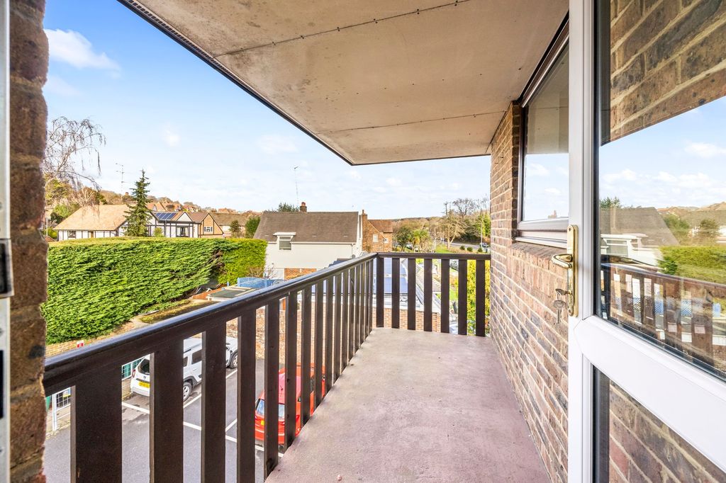 Property photo 2 of 21