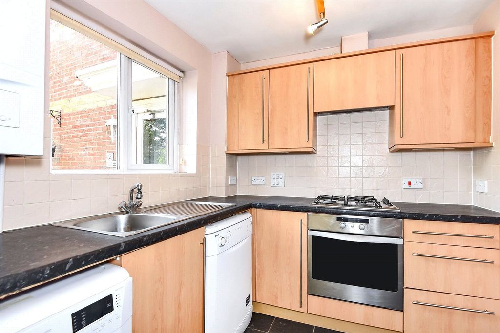 Property photo 2 of 8 Kitchen