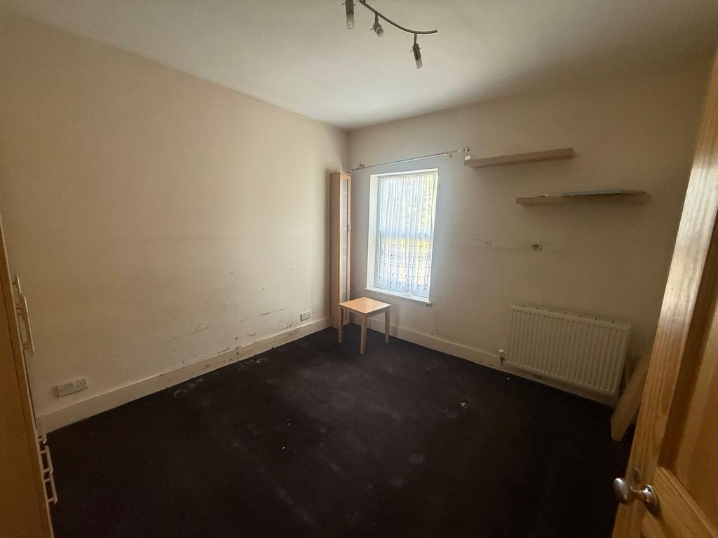 Property photo 2 of 4
