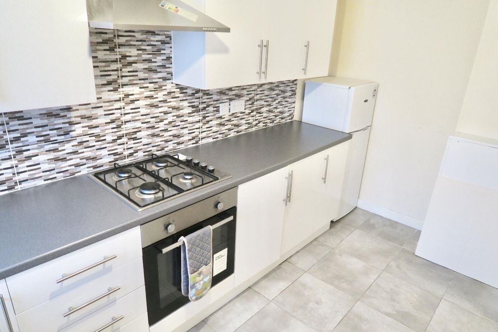 Property photo 3 of 16 Kitchen