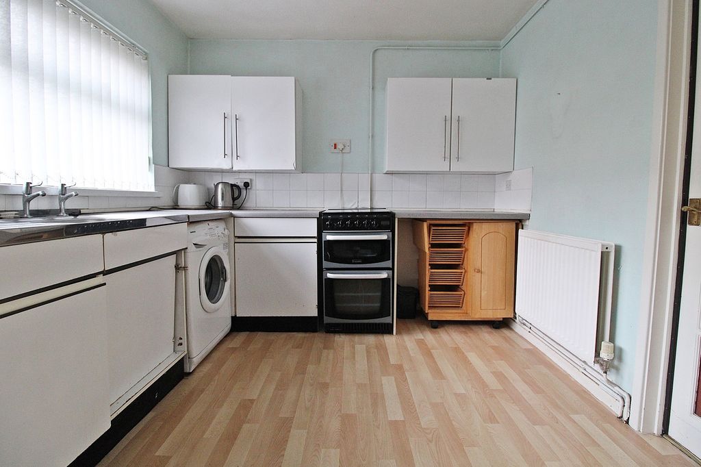 Property photo 2 of 22 Kitchen