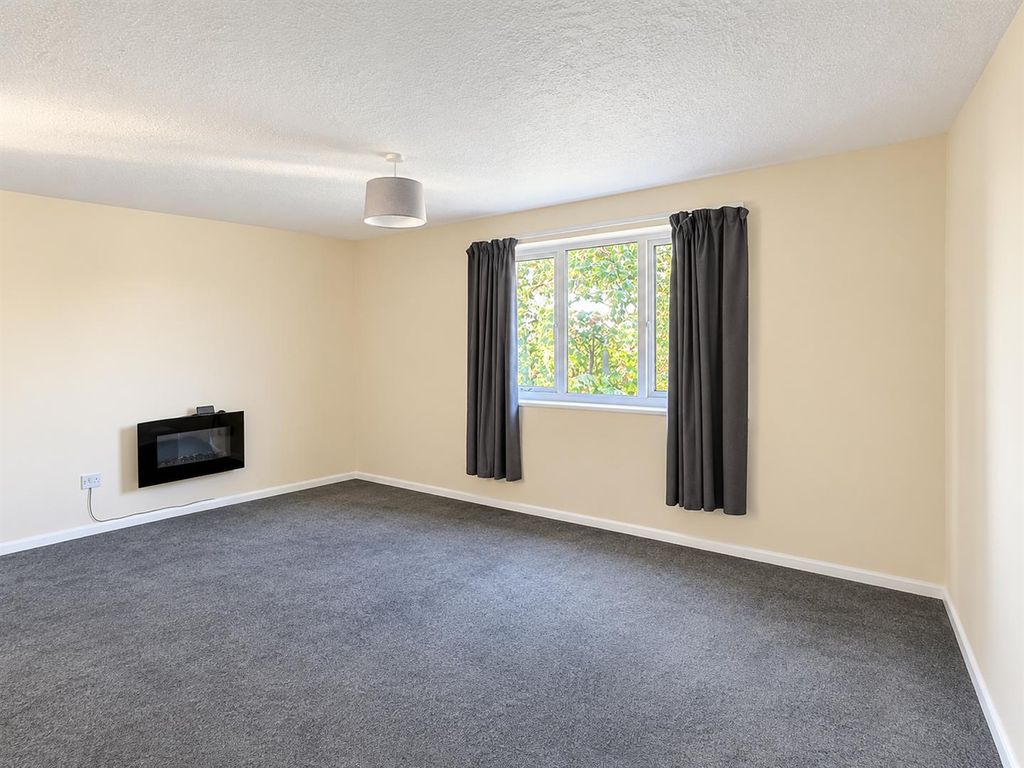 Property photo 3 of 5 Lounge.Png