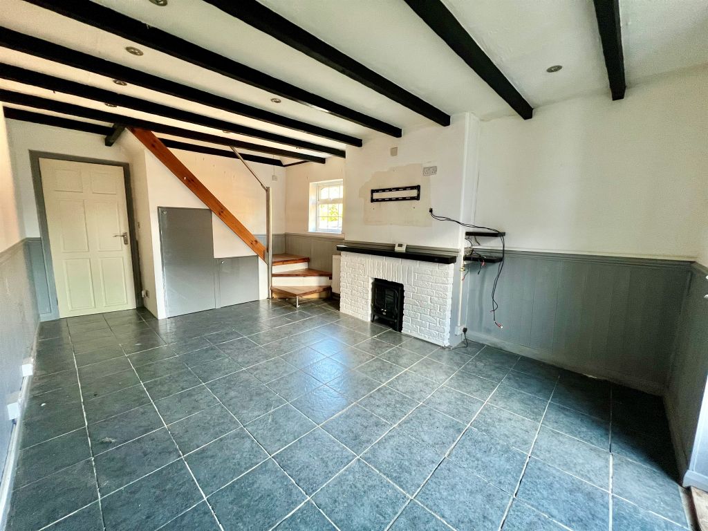 Property photo 3 of 27 Lounge