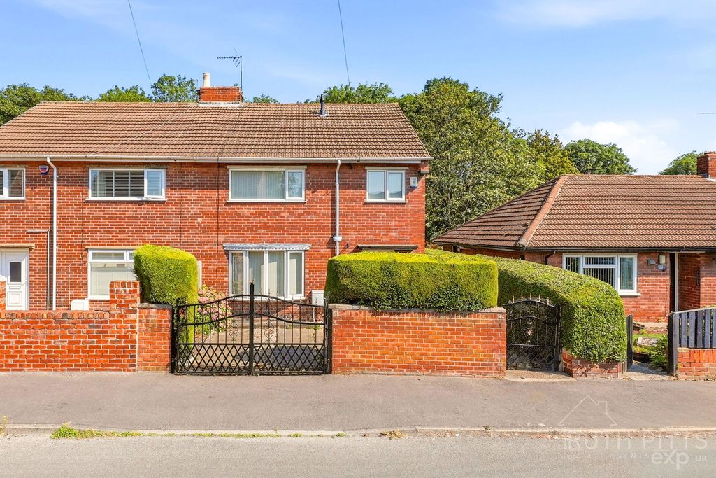 Property photo 1 of 28
