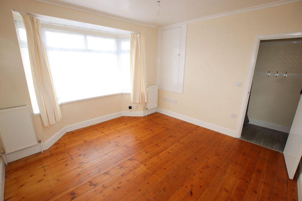 Property photo 3 of 12 Gallery