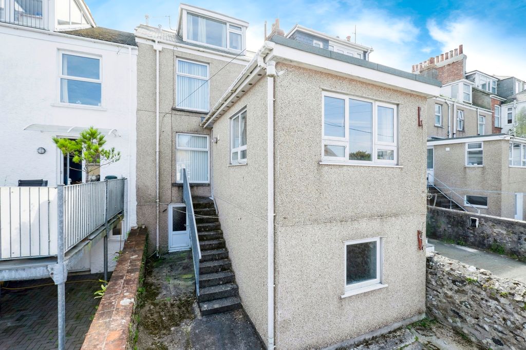 Property photo 2 of 17 Photography