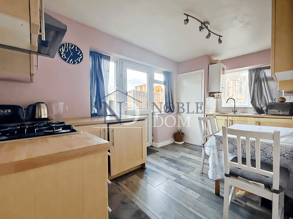 Property photo 3 of 10 Gallery