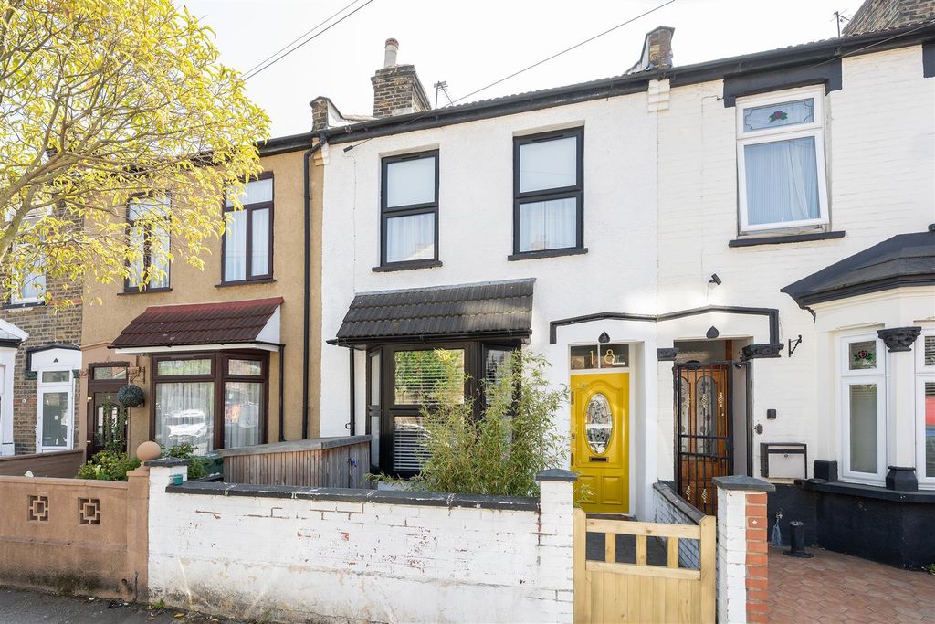 Property photo 1 of 28 Sedgwick Road, E10
