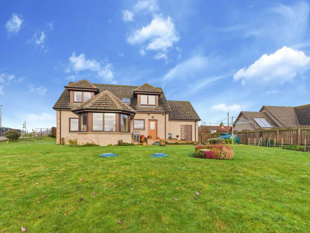 Property photo 2 of 39