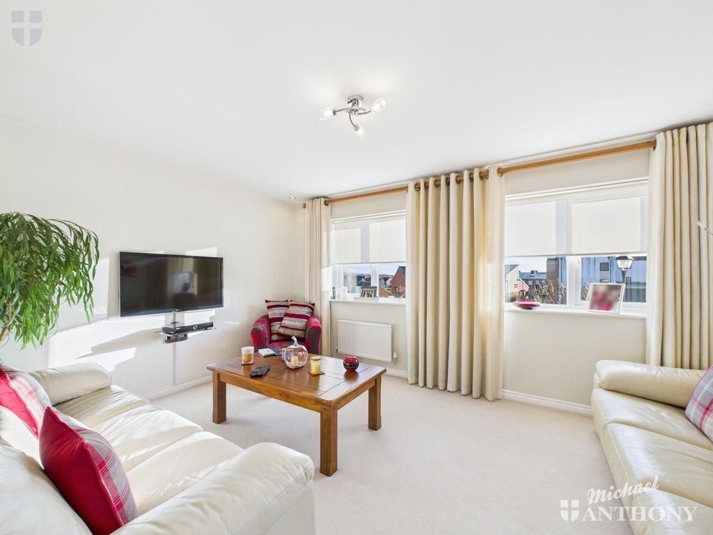 Property photo 2 of 16 Cam03218G0-Pr0859-Still006