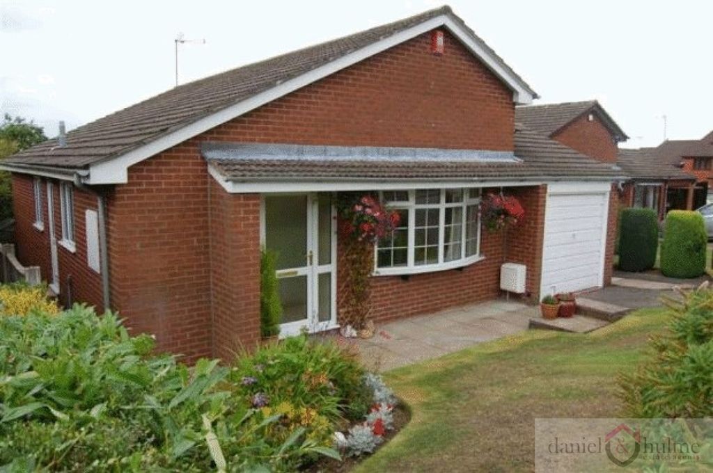 Property photo 1 of 16 7 Cherry Close