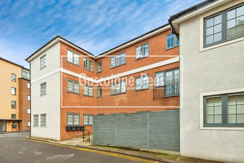 Property photo 1 of 6