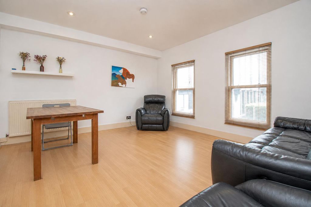 Property photo 1 of 10 d.Png