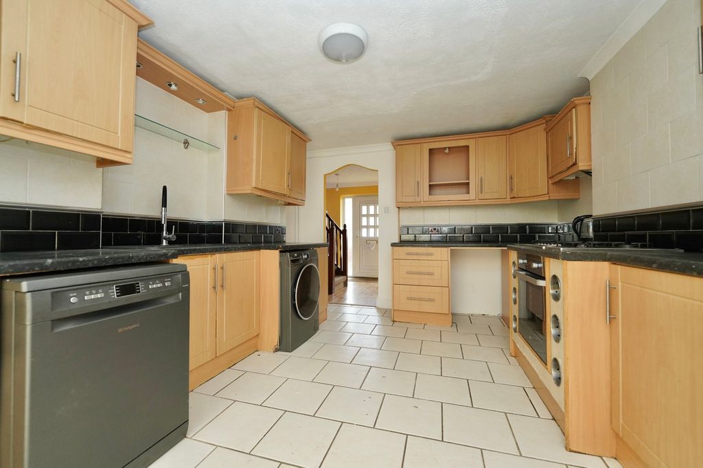 Property photo 3 of 12