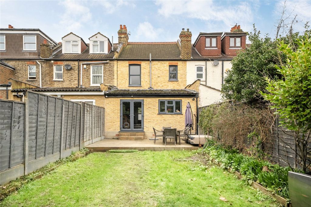 Property photo 3 of 14 Garden