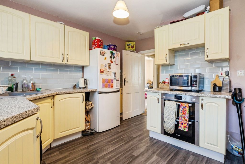 Property photo 2 of 15