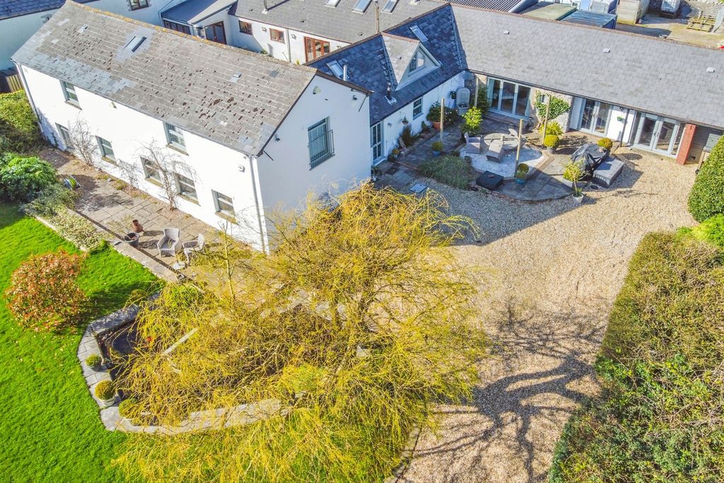 Property photo 3 of 26