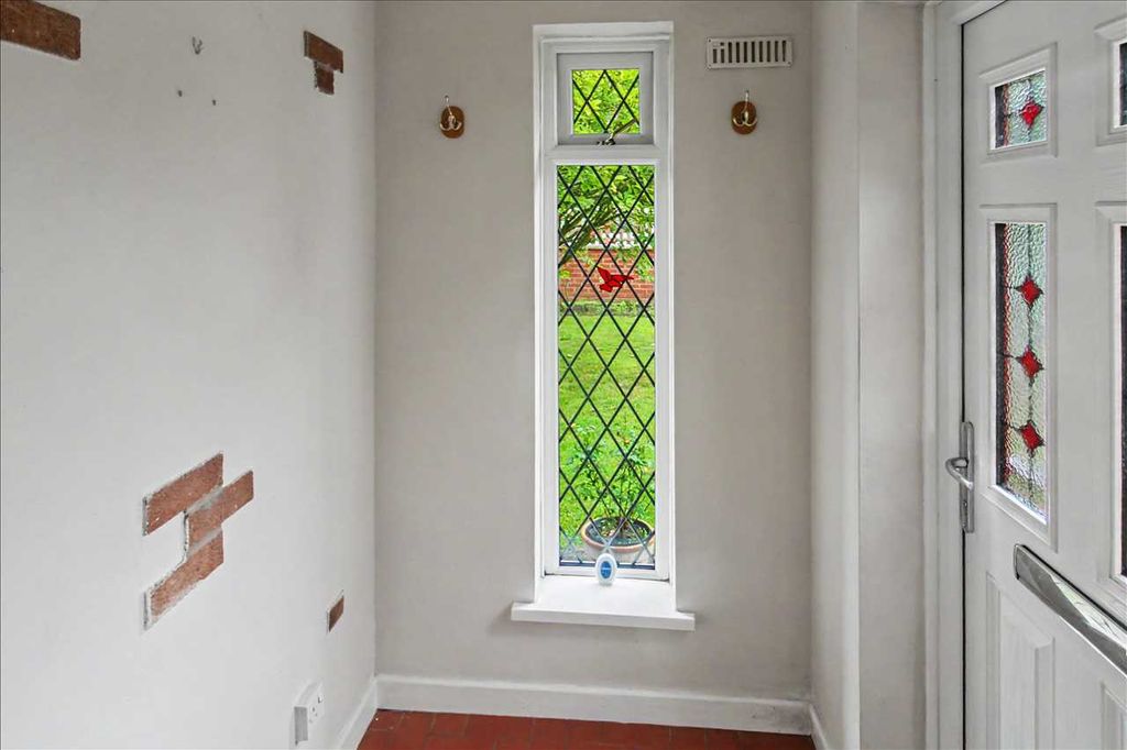 Property photo 2 of 25 Entrance Porch