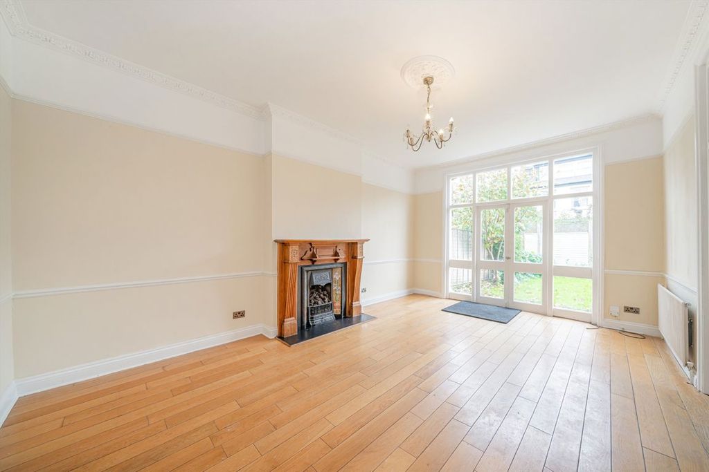 Property photo 3 of 5