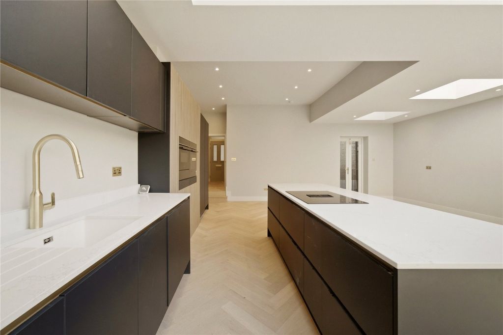 Property photo 2 of 10 Picture No. 07