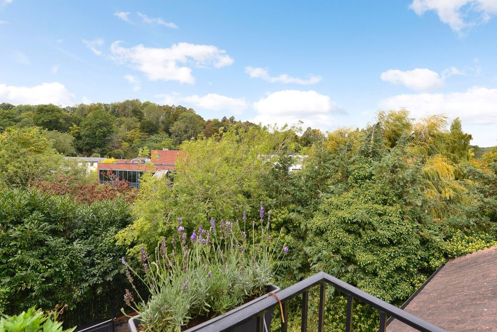 Property photo 3 of 22 Picture No. 17