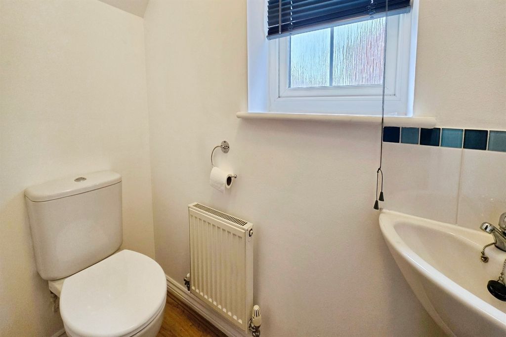 Property photo 3 of 14 WC