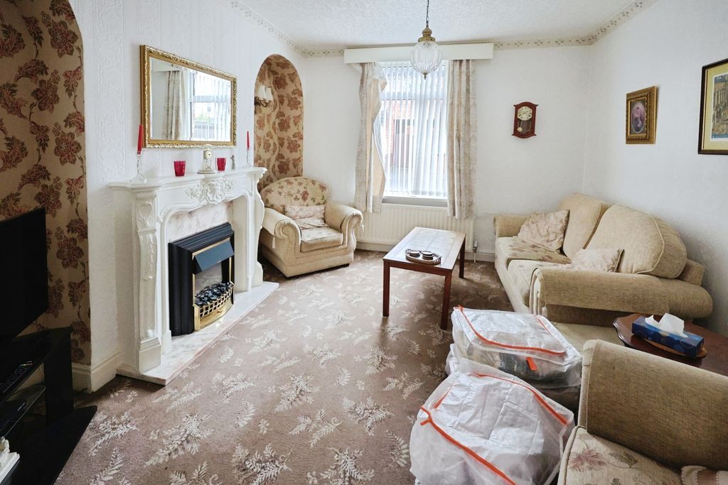 Property photo 3 of 12 Pbox-Img.Jpg