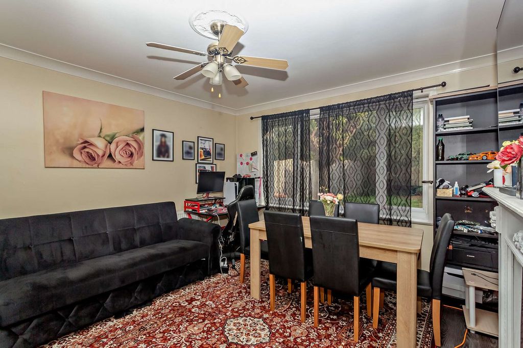Property photo 2 of 23