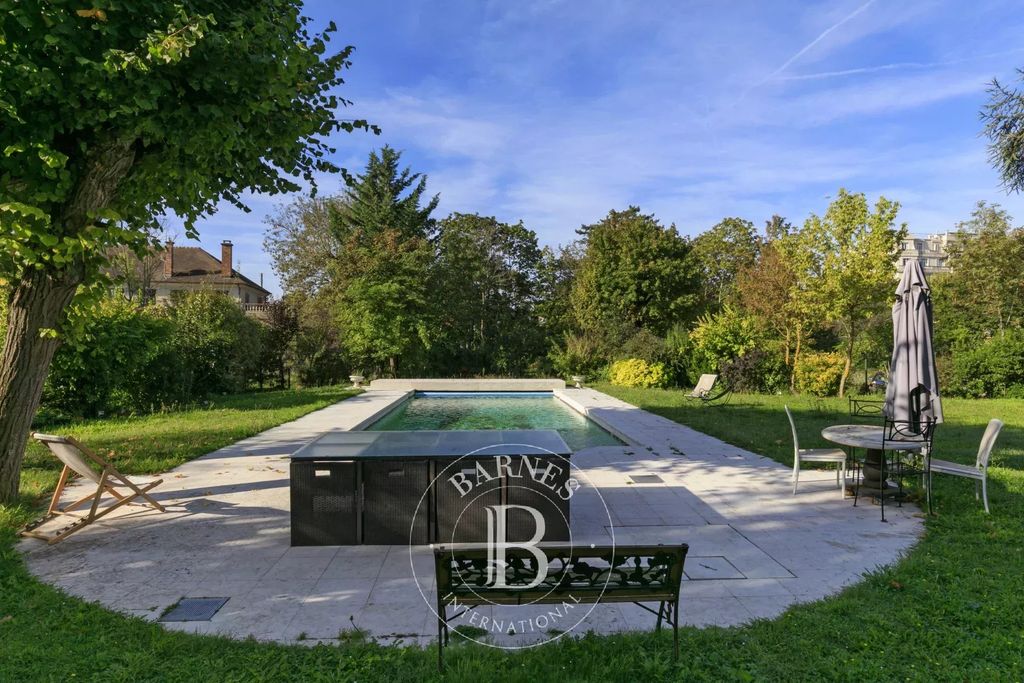 Property photo 2 of 36