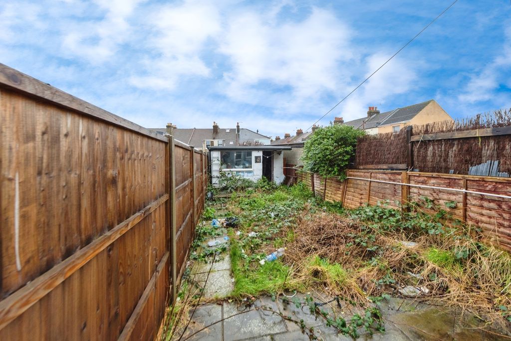 Property photo 3 of 7 Pbox-Img.Jpg