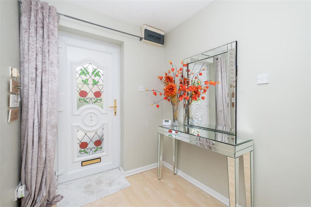 Property photo 2 of 19
