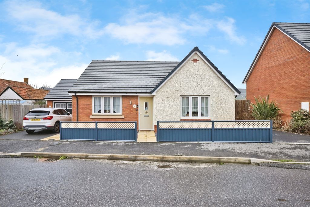 Property photo 1 of 20