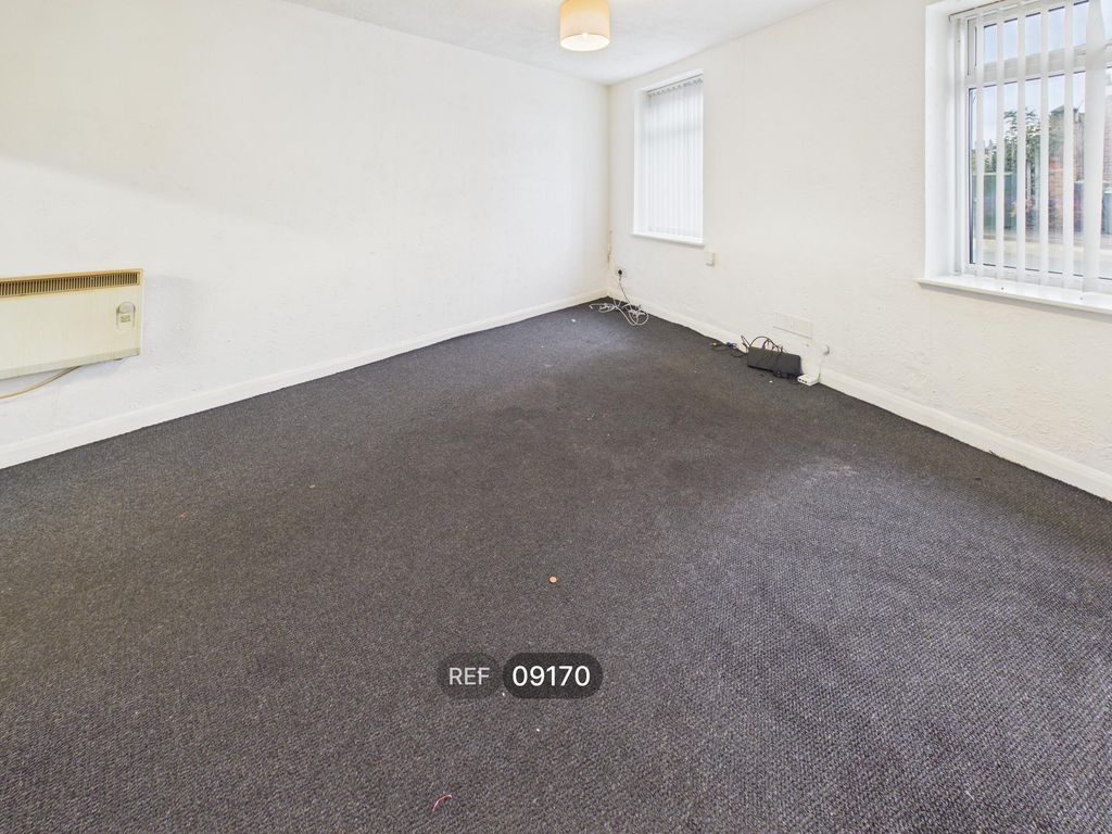 Property photo 3 of 11 Living Room