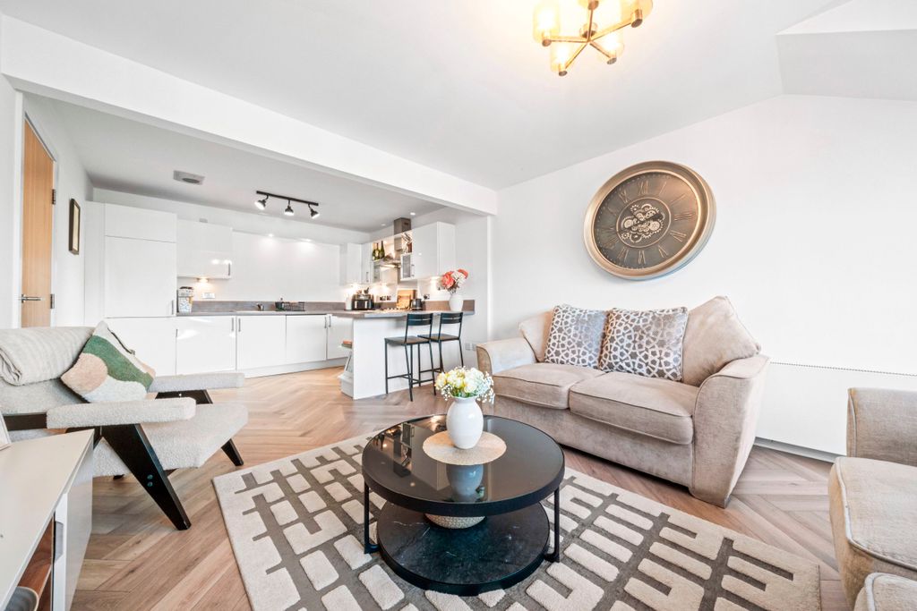 Property photo 2 of 22