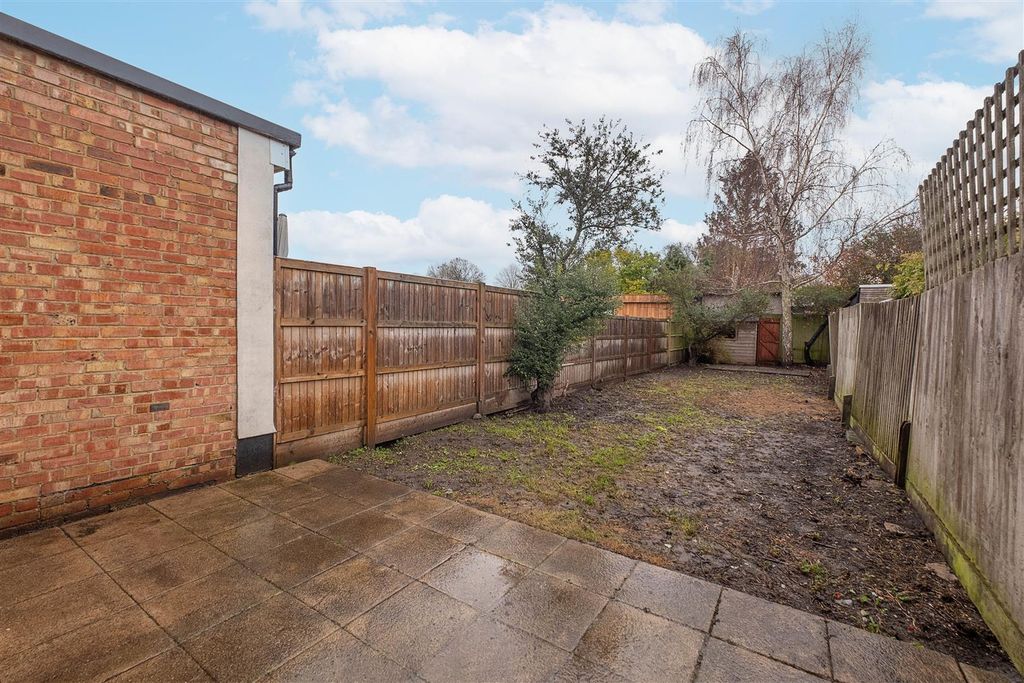 Property photo 2 of 16 2-Alexandra-Road-0015 Copy.Jpg