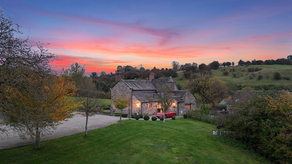 Property photo 2 of 33