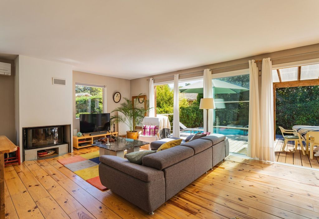 Property photo 1 of 20 House With Pool In Hossegor Town Centre