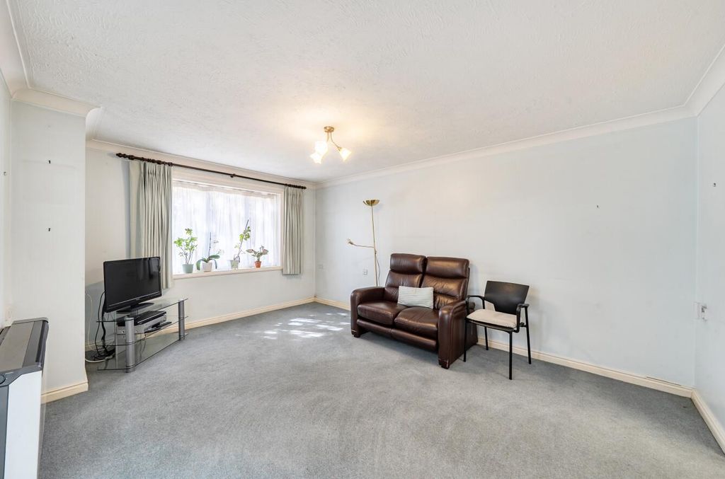 Property photo 2 of 10 Davidson Frost-Wellings, Dfw, Ha7, Pembroke Lodge,