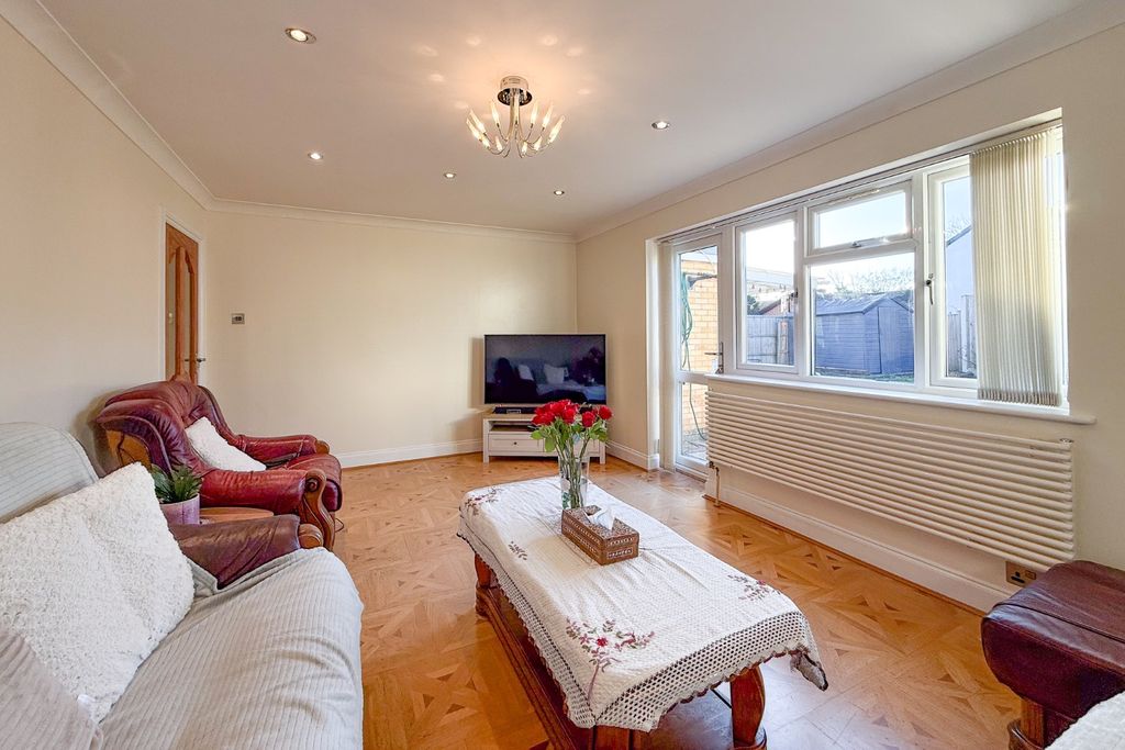 Property photo 3 of 16 3934376