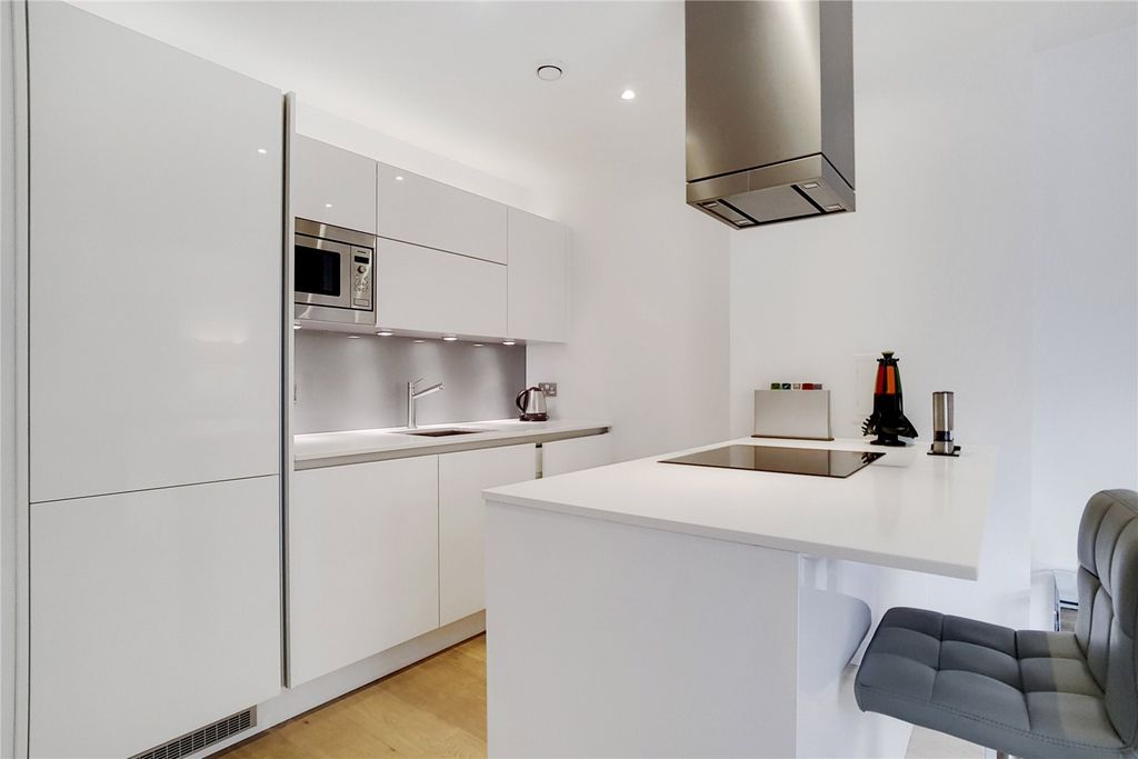 Property photo 2 of 13 Picture No. 24