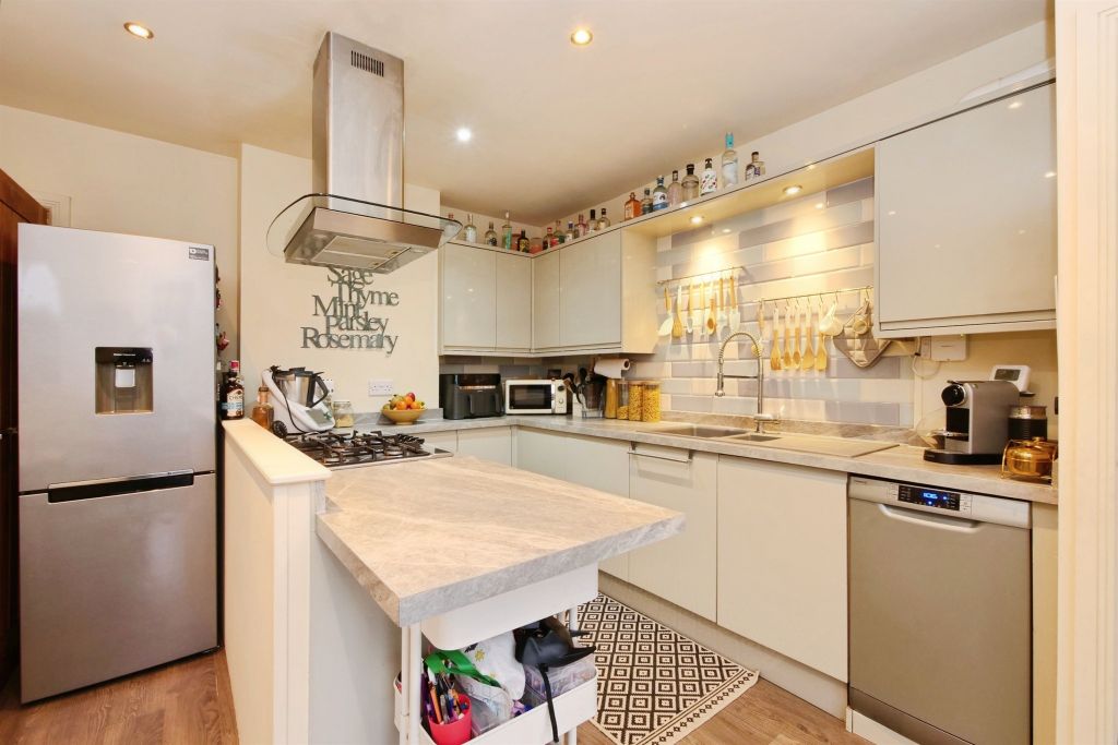 Property photo 2 of 22