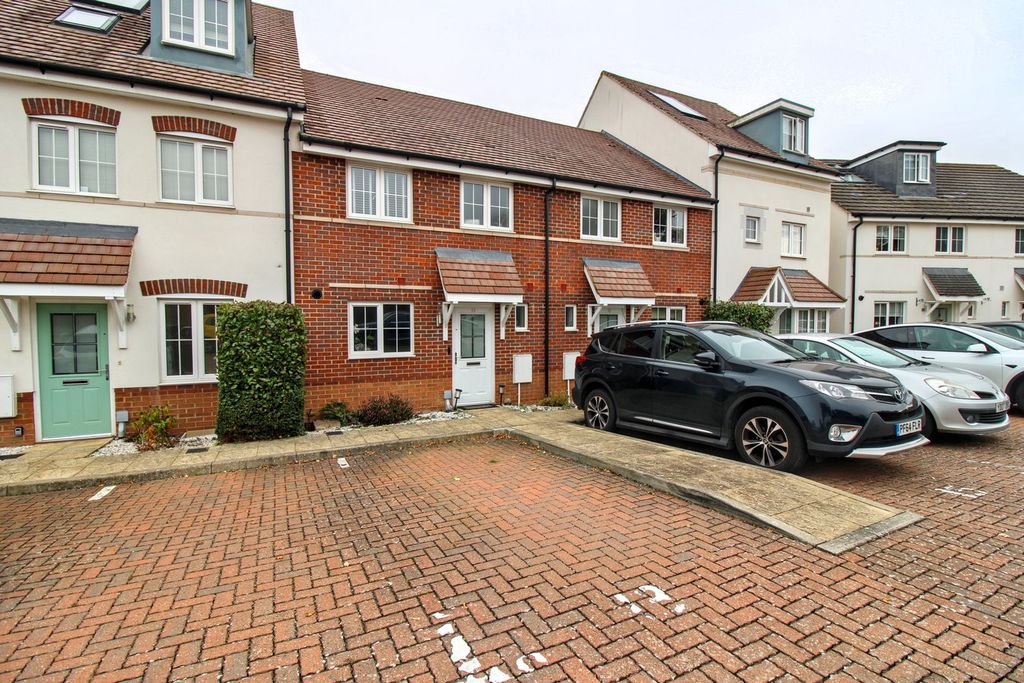 Property photo 1 of 11 Front