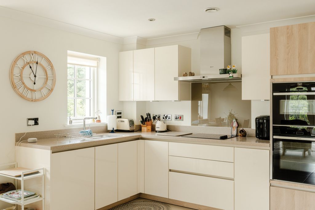 Additional image 8 of 2 bed flat for saleLyons Mews, 22 Redwood Drive, Bristol BS8