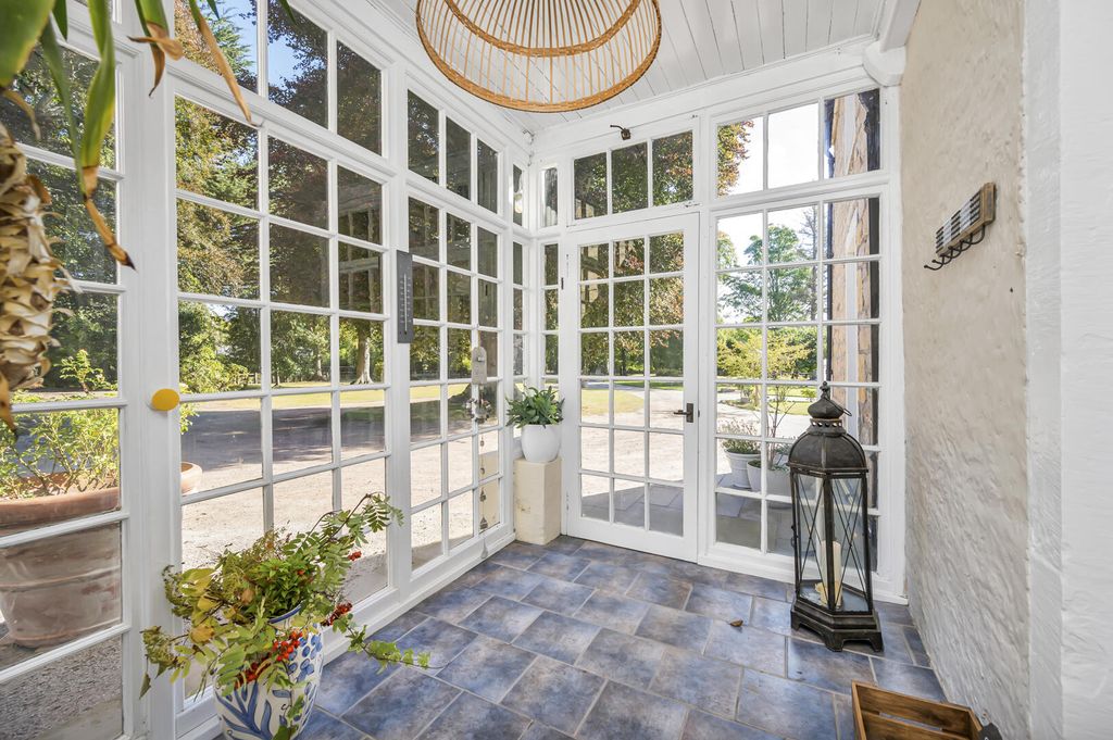 Property photo 3 of 49 Conservatory