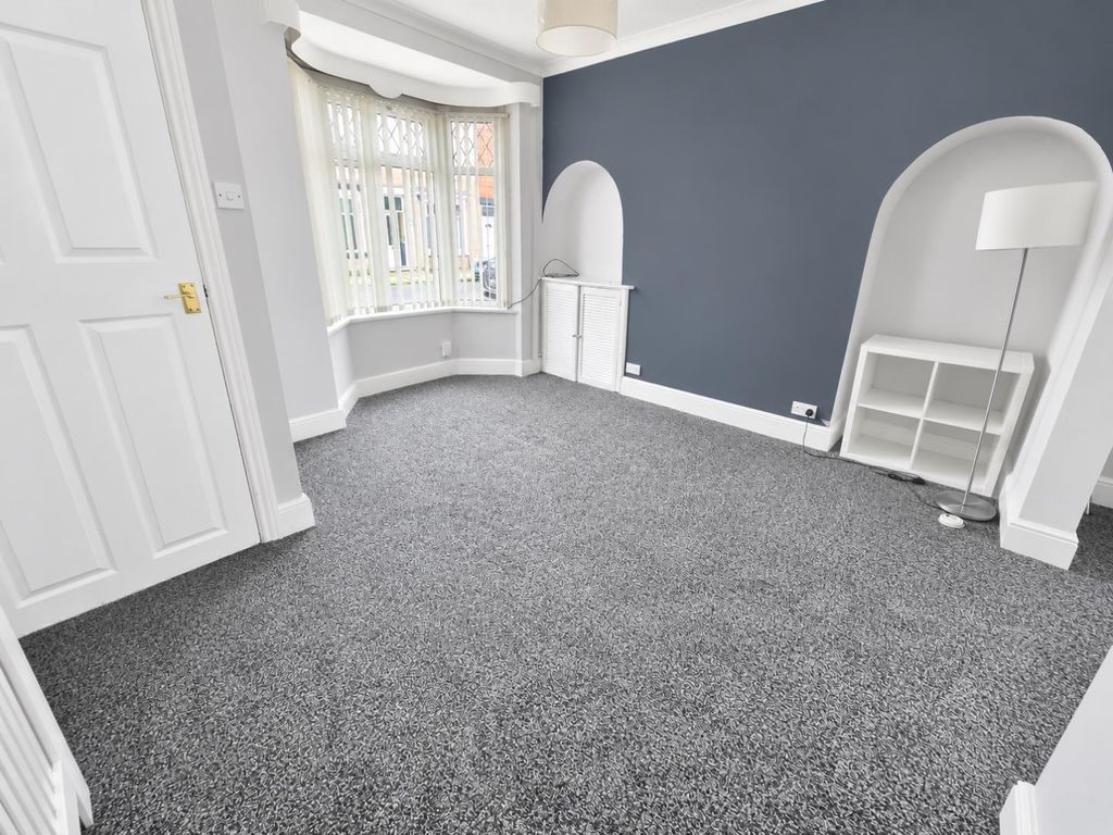 Property photo 2 of 10 Living